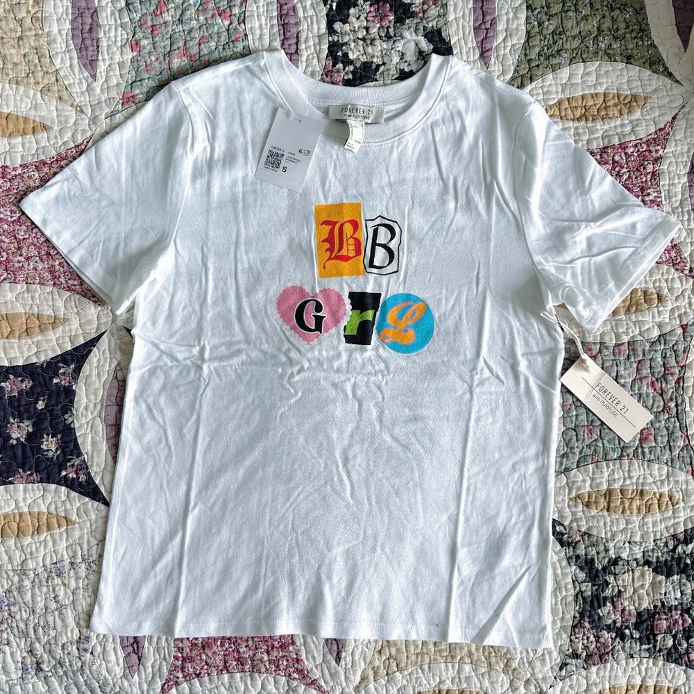 Short Sleeve Graphic Tee FOREVER 21 White Organic Cotton NWT Size Small